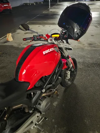 Ducati Monster 696 ABS