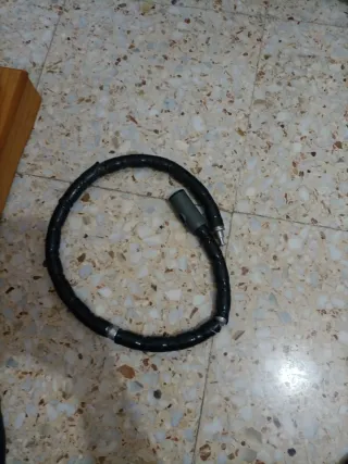 Candado de cable negro