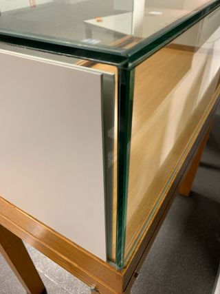 vitrina Expositor cristal con bandeja y llave