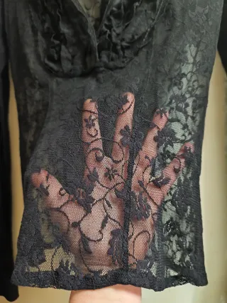 Blusa encaje negra manga larga talla S