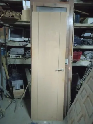 Puertas y ventanas de madera