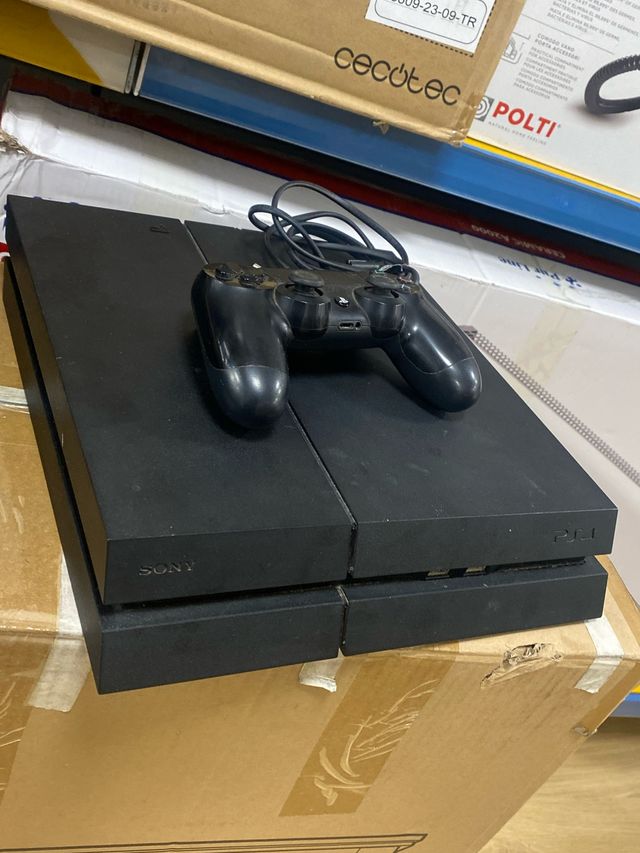 Console PS4 (PlayStation 4) nera + controller
