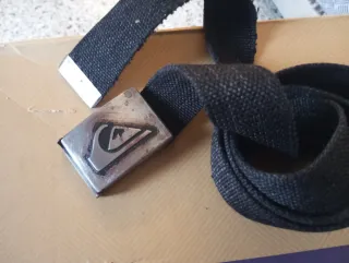 Cinturón Quiksilver Hebilla Plateada