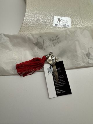 Segnalibro in argento con nappa rossa