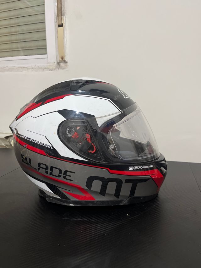 Casco de moto MT Blade