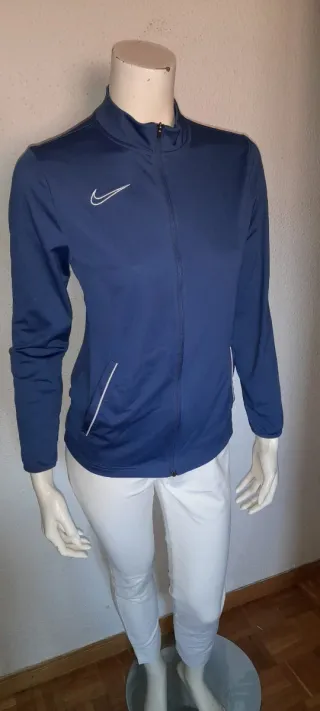 Chaqueta deportiva Nike azul