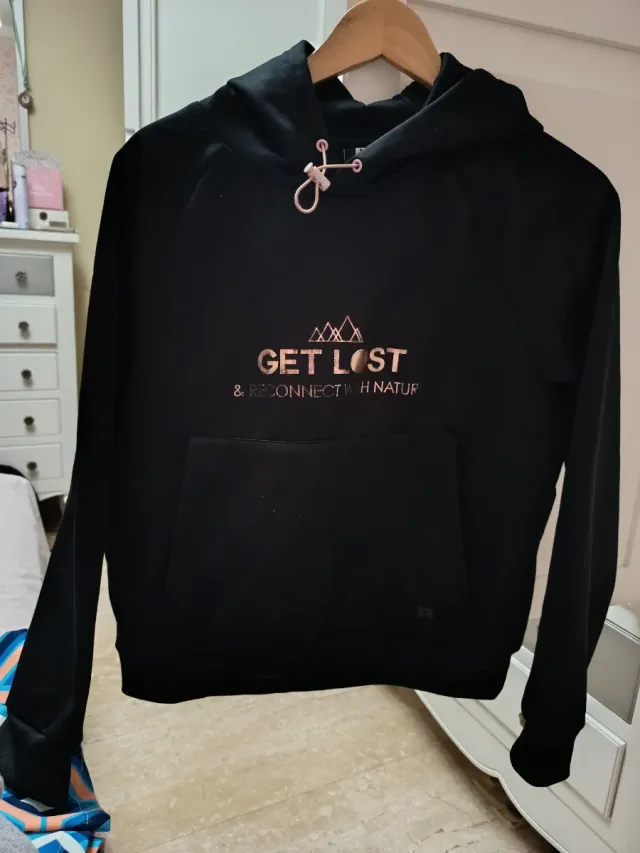 Sudadera Negra Get Lost