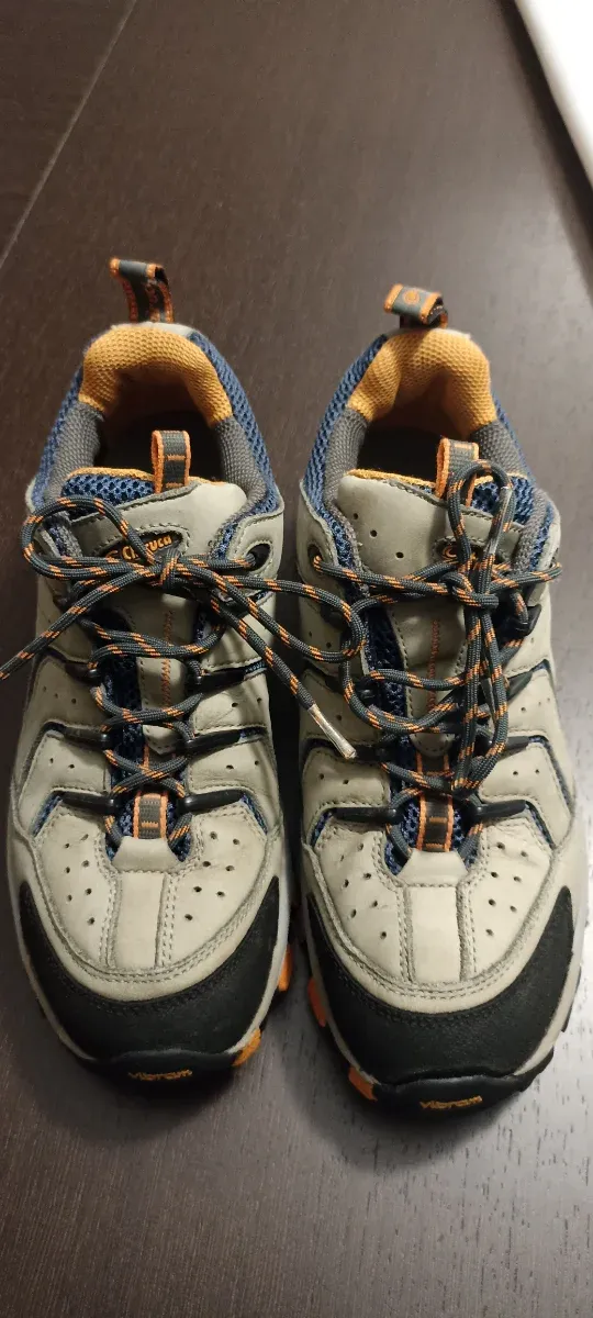 Botas de montaña Chiruca beige y naranja