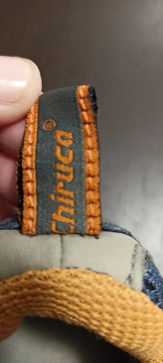 Botas de montaña Chiruca beige y naranja