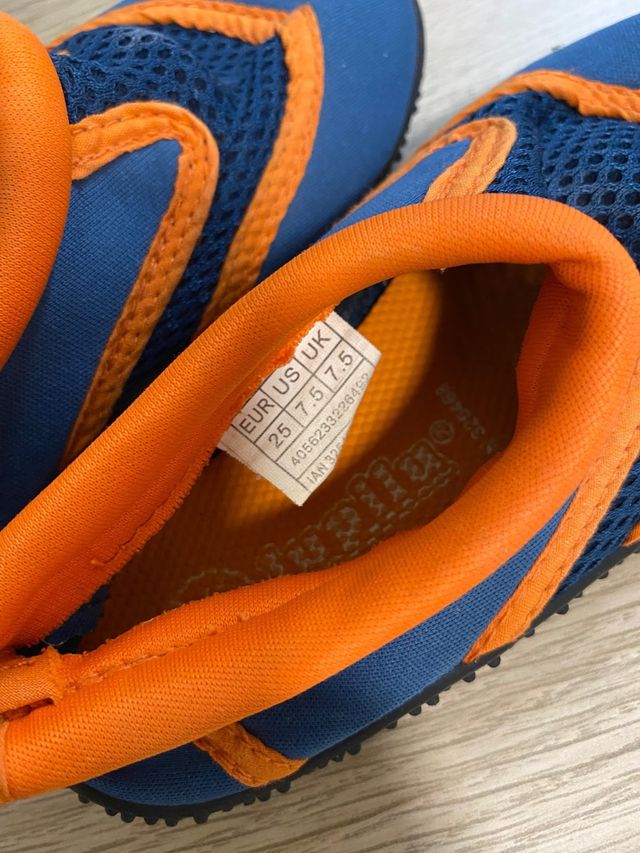 Calze da spiaggia per bambino blu e arancioni