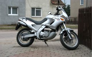 Moto Aprilia Pegaso 650 Trail año 2000  25.000 km