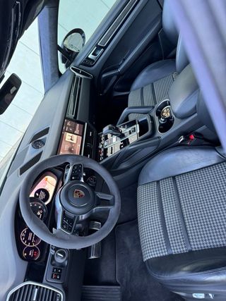 Porsche Cayenne 2021