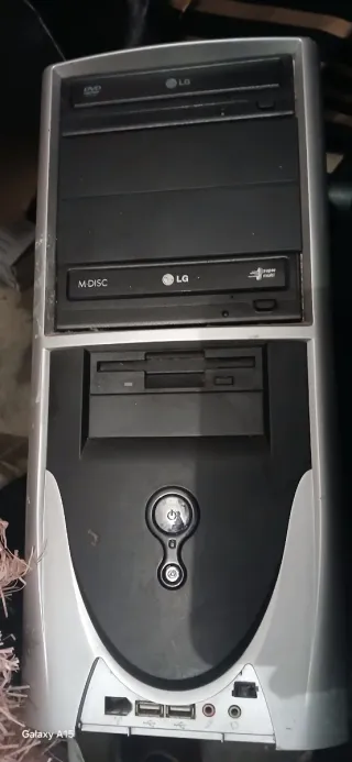 Torre PC ATX LG DVD + Disquetera