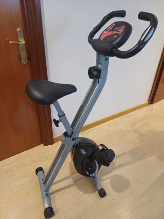 Se vende Bicicleta Estática Plegable F-BIKE