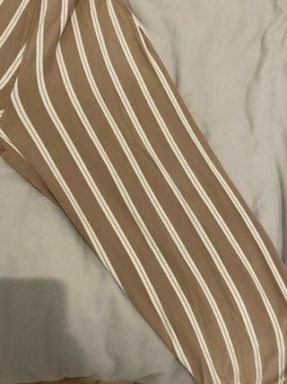 Mono largo a rayas beige y blanco