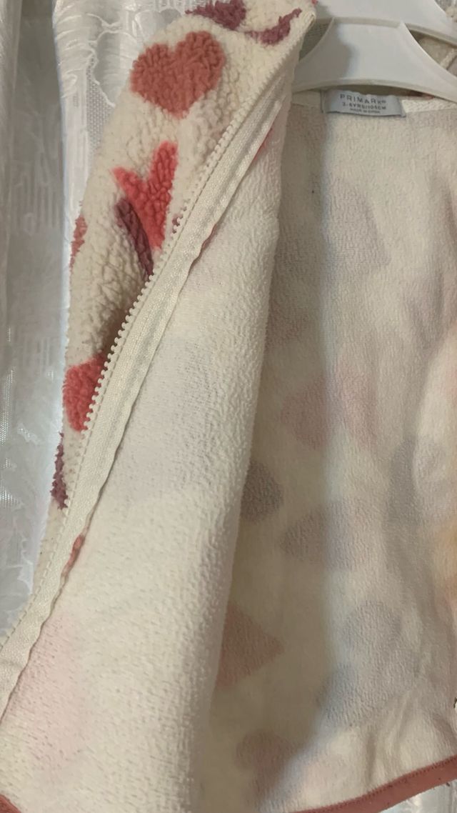 Chaqueta niña 3/4 años con corazones