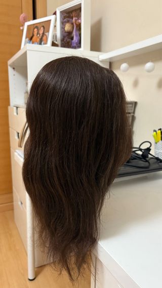 Maniquí Peluquería Castaño, pelo 100% natural