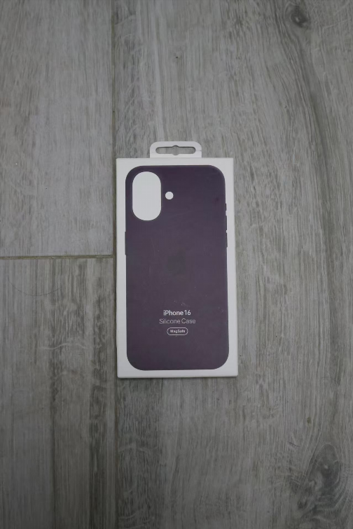 Nuova custodia in silicone per iPhone 16 Pro (3)