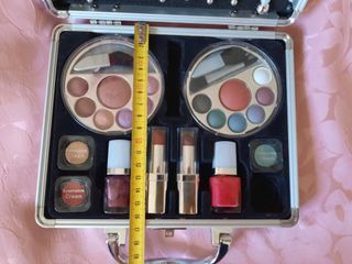 Maletín maquillaje pequeño metálico 21 x 16,5x5 cm