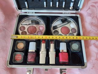 Maletín maquillaje pequeño metálico 21 x 16,5x5 cm