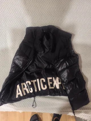 Chaleco de plumas negro