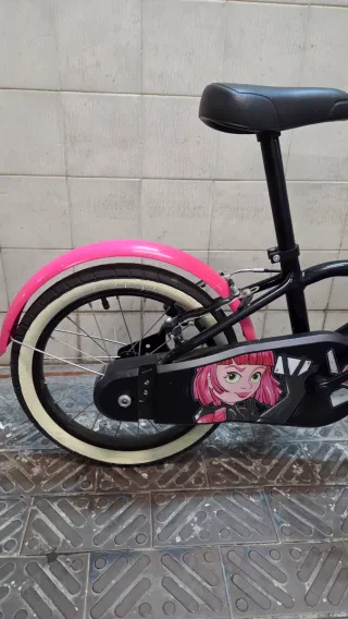Bicicleta infantil B'TWIN rosa y negra