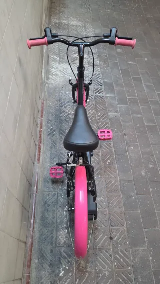 Bicicleta infantil B'TWIN rosa y negra