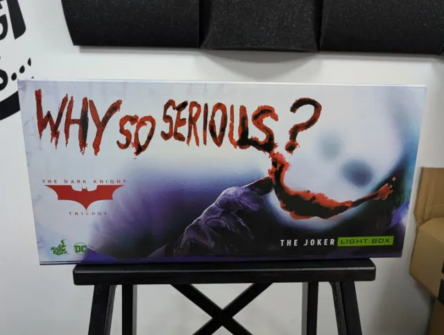 Hot Toys Why So Serious? Lightbox