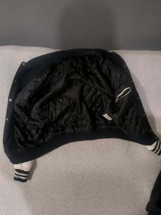 Chaqueta Beisbolera Piel RIK azul marina y Blanca