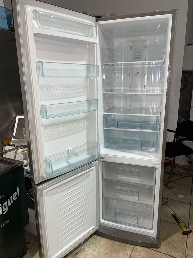 Nevera Daewoo plateada