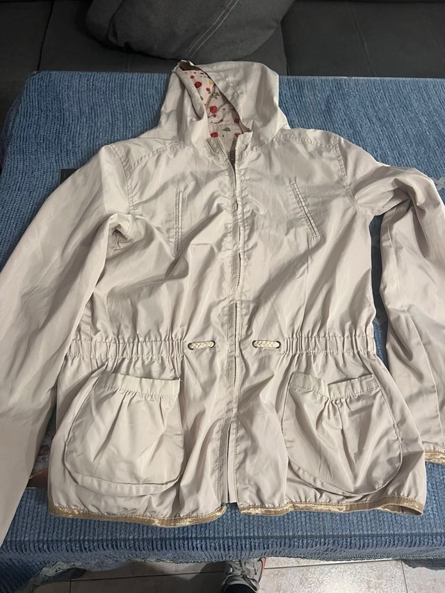 Parka reversible con capucha
talla 16
equivale 14