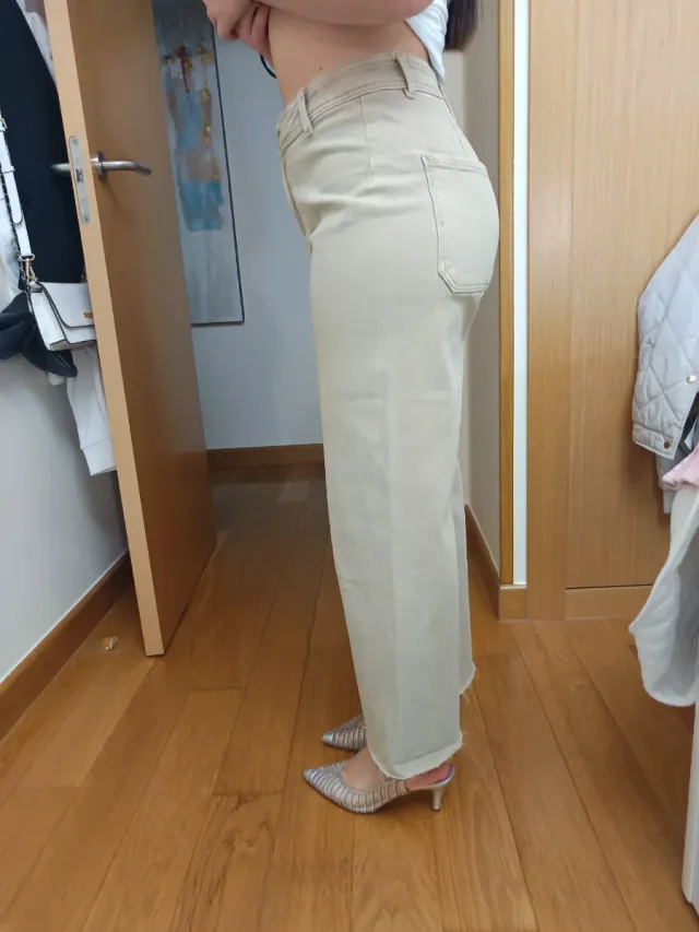 Vaqueros wide leg beige talla 36