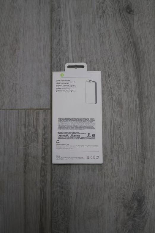 Nuova custodia in silicone per iPhone 16 Pro 7