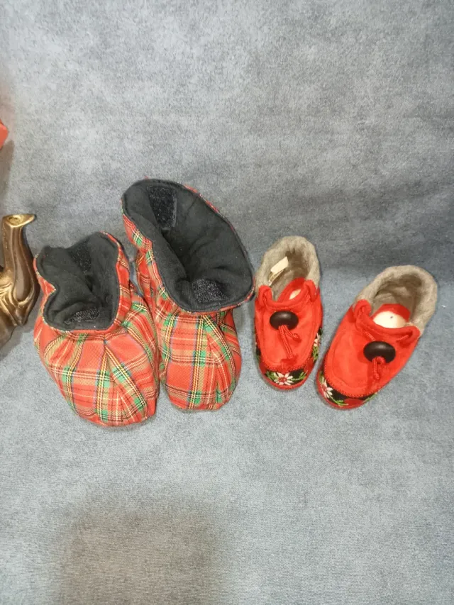 Scarpine neonato rosse con fiori