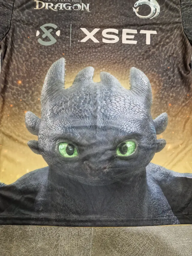 Camiseta XSET Cómo Entrenar a tu Dragón
