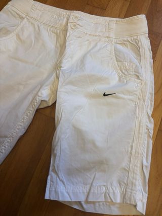 Bermuda Nike blanca
