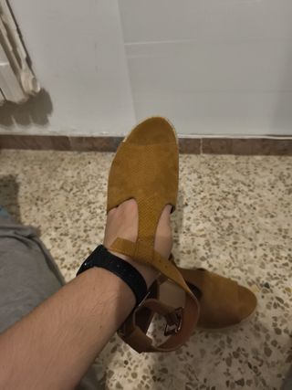 Cuñas marrones con esparto