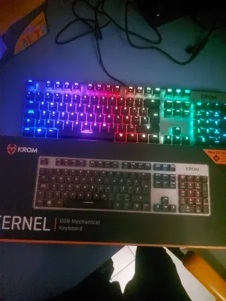 Teclado Mecánico Krom Kernel RGB
