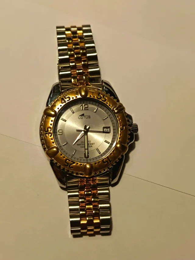 Reloj Lotus Caballero Dorado y Plateado