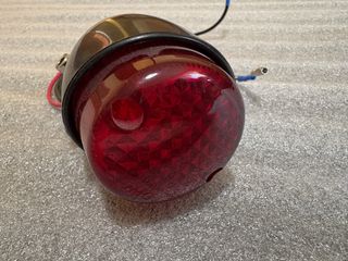 Luz freno y posición moto negra guardabarros