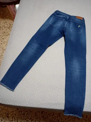 Pantalón Desigual estrellas Talla M