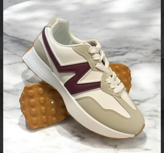 Deportivas beige y rojo mujer