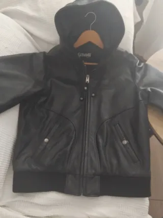 Cazadora de piel Schott con capucha