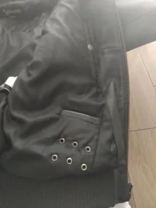 Cazadora de piel Schott con capucha