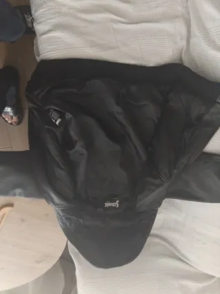 Cazadora de piel Schott con capucha