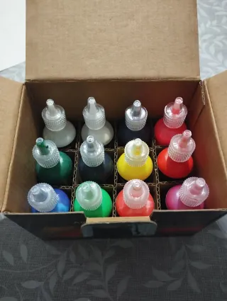 Aerógrafo y pinturas