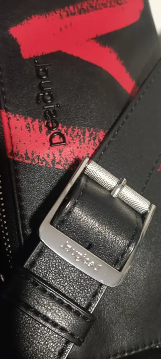 Bolso Desigual Negro con Corazón Rojo