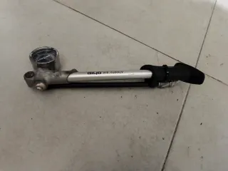 Bomba suspensión bicicleta GIYO