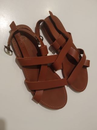 Sandalias romanas de piel