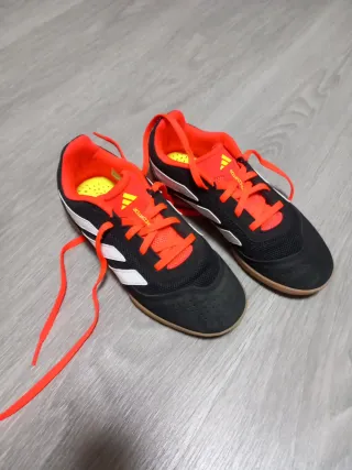 Adidas Predator Talla 34 Niño
